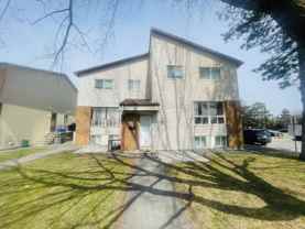 16 Sonnet Cres #A - Photo 1 of 1