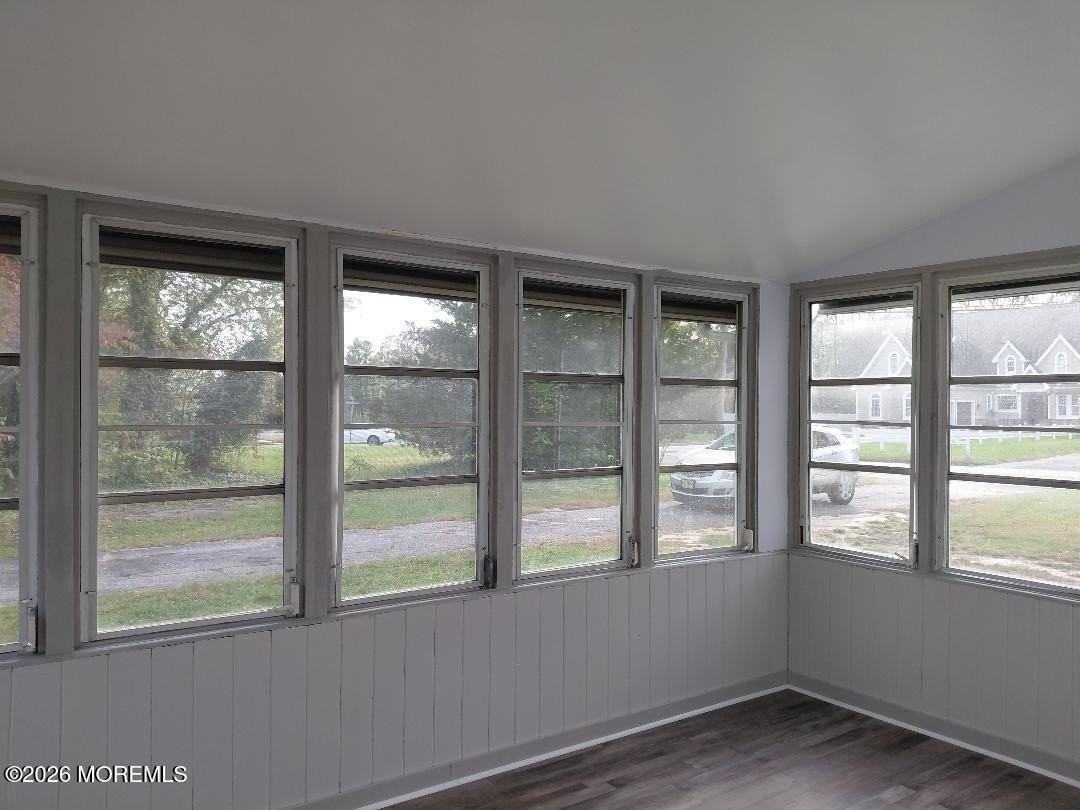 675 Clifton Ave - Photo 6 of 14