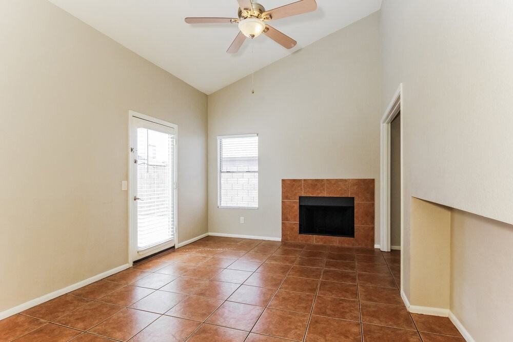 8409 W Aster Dr - Photo 3 of 16