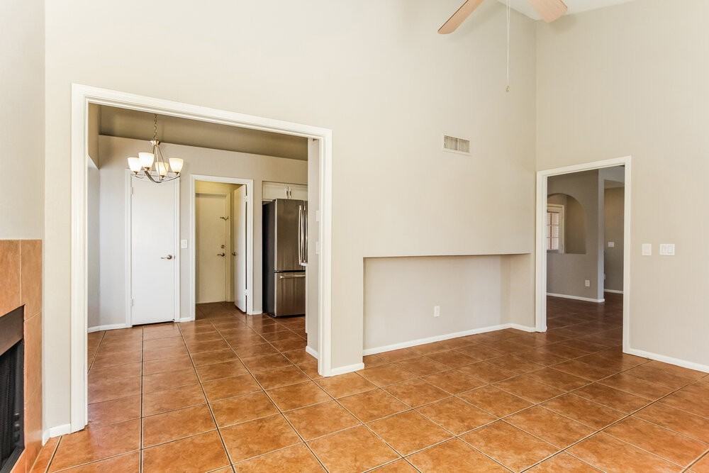 8409 W Aster Dr - Photo 4 of 16