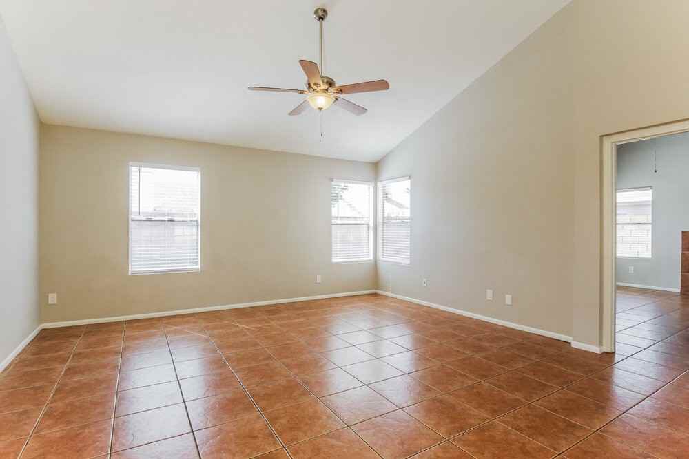 8409 W Aster Dr - Photo 7 of 16