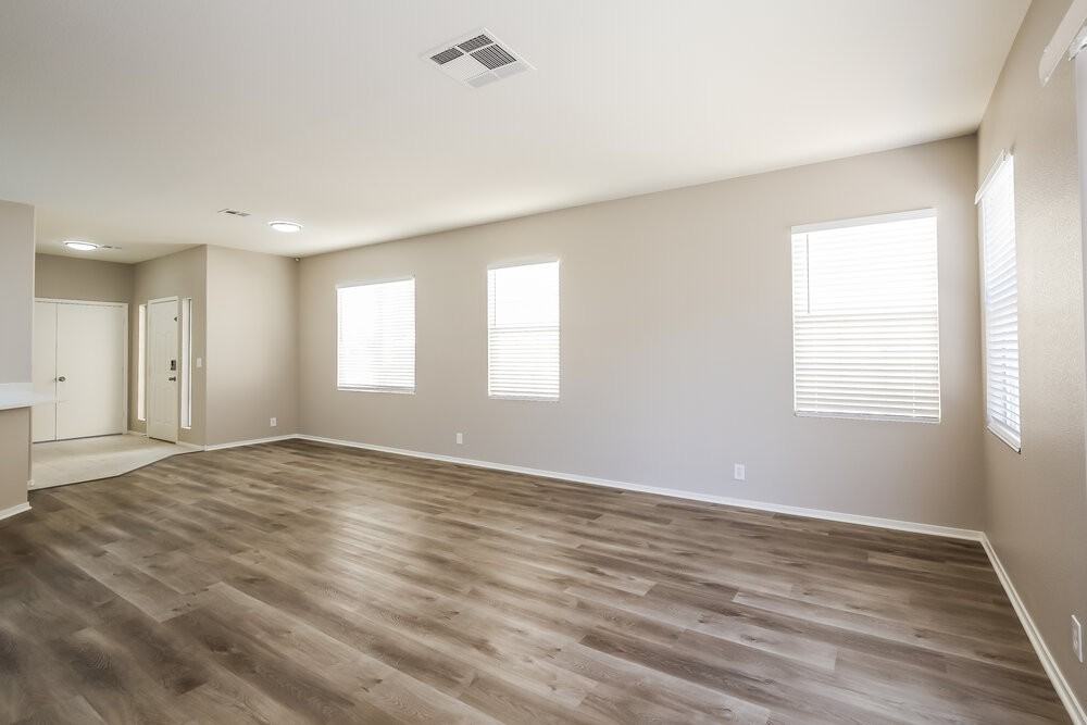 7905 Elk Stone Ave - Photo 5 of 16