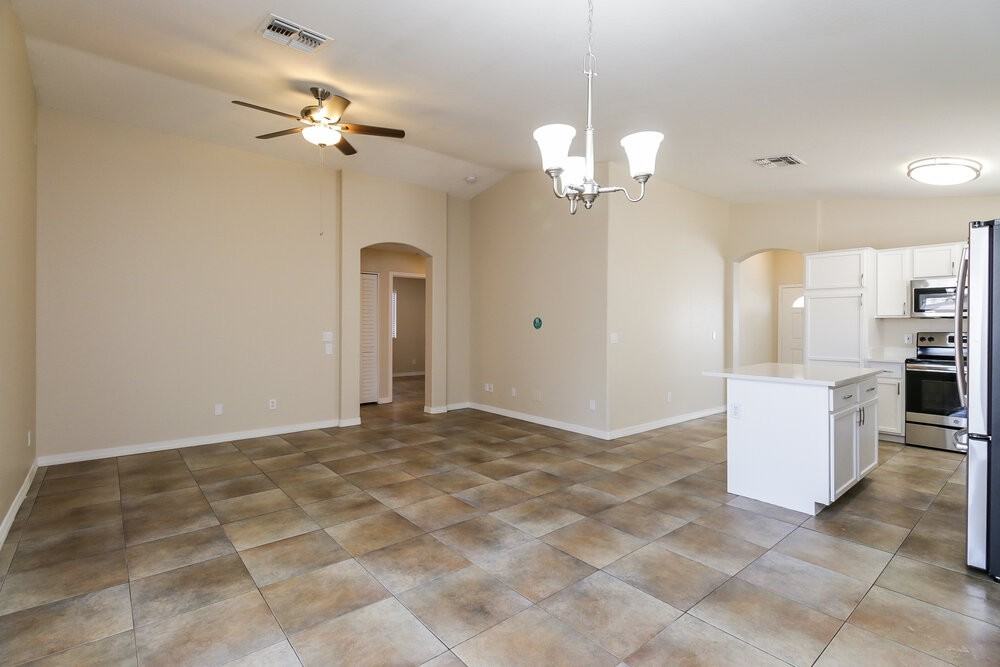 3833 S 60th Dr - Photo 5 of 16