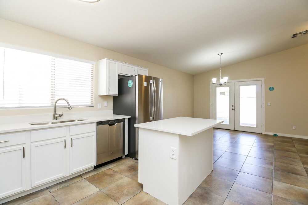 3833 S 60th Dr - Photo 7 of 16