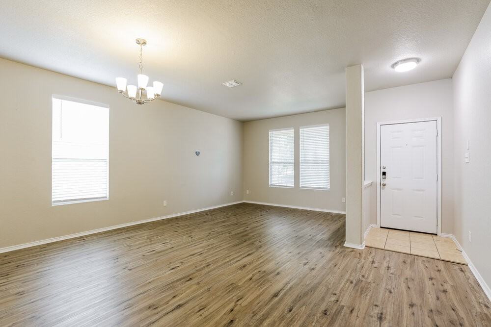 16206 Galloping Oak Knl - Photo 6 of 17