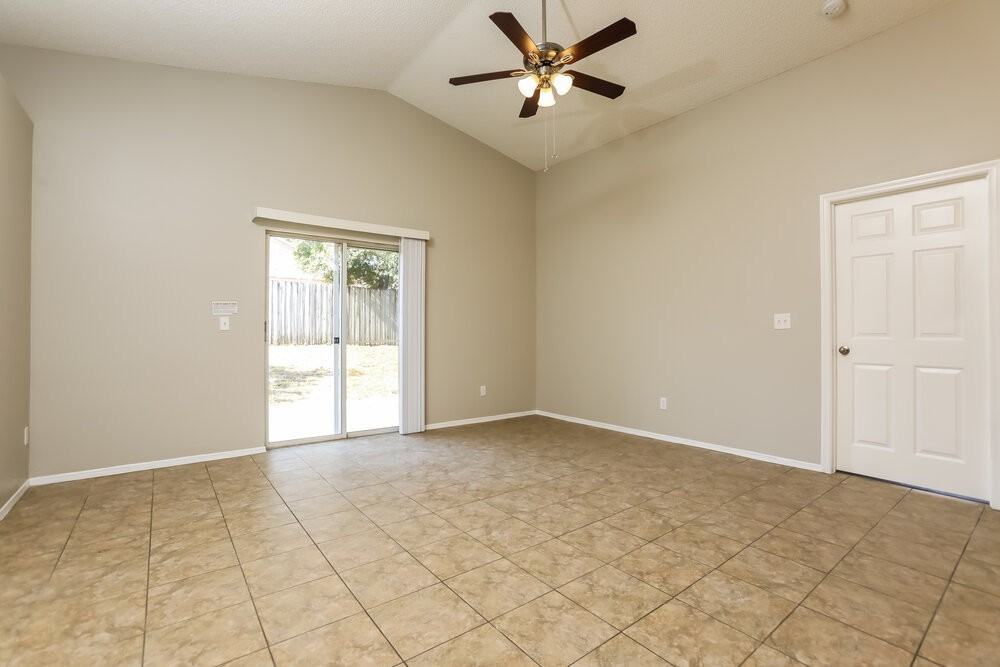 1532 Woodwind Dr - Photo 3 of 16