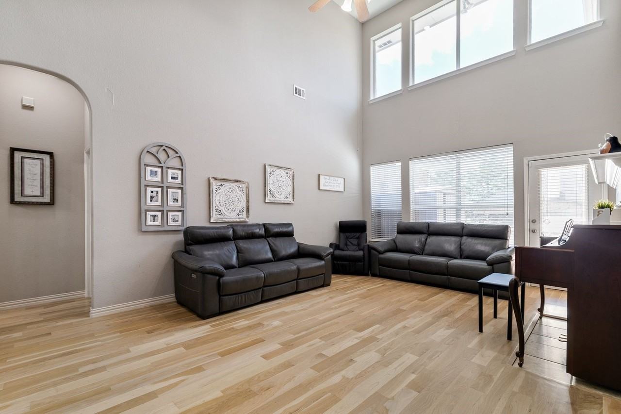 12415 Grayhawk Blvd - Photo 5 of 40