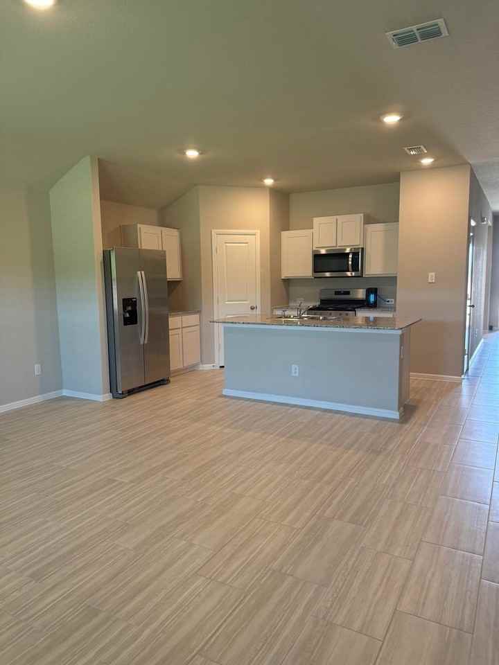 1628 Alberque Dr - Photo 4 of 22