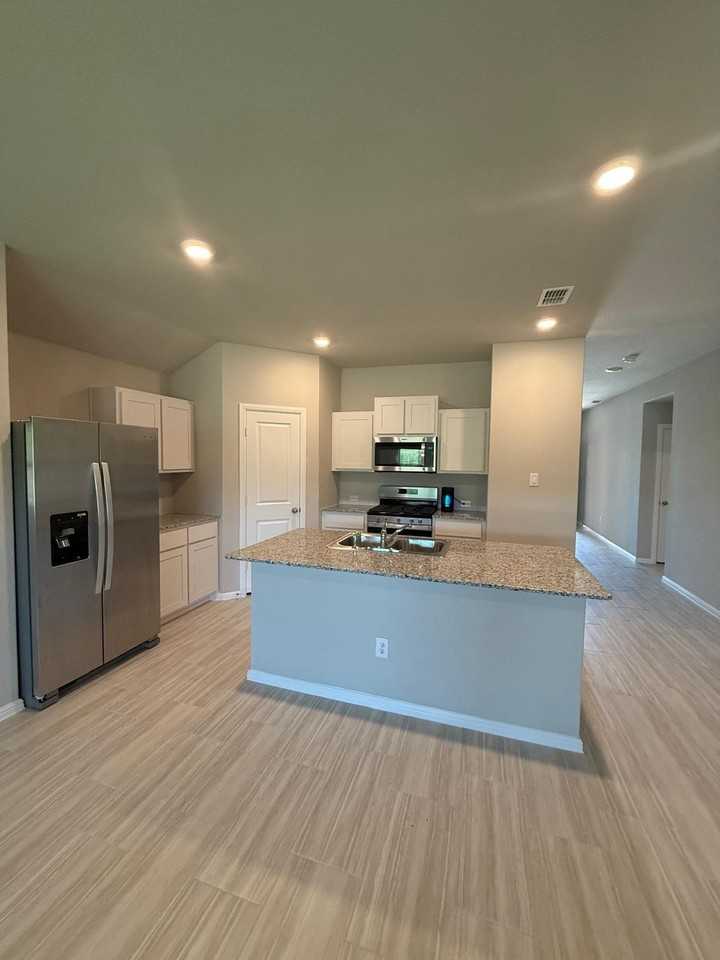 1628 Alberque Dr - Photo 5 of 22