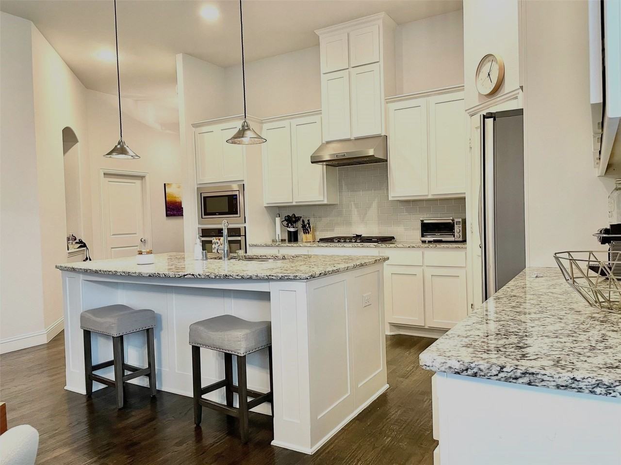 524 Wiltshire Blvd - Photo 5 of 12