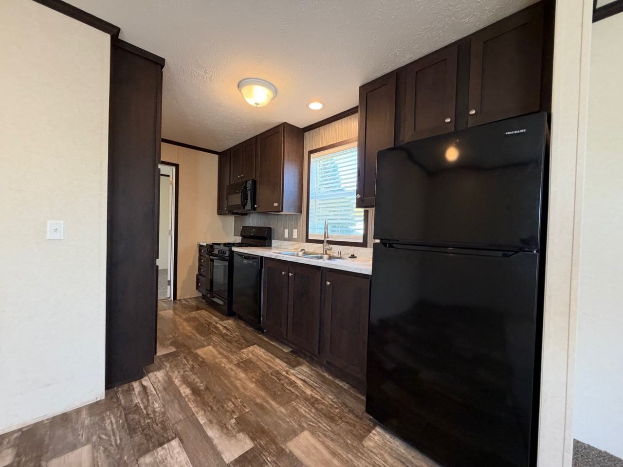 82 Elm #82 - Photo 2 of 17
