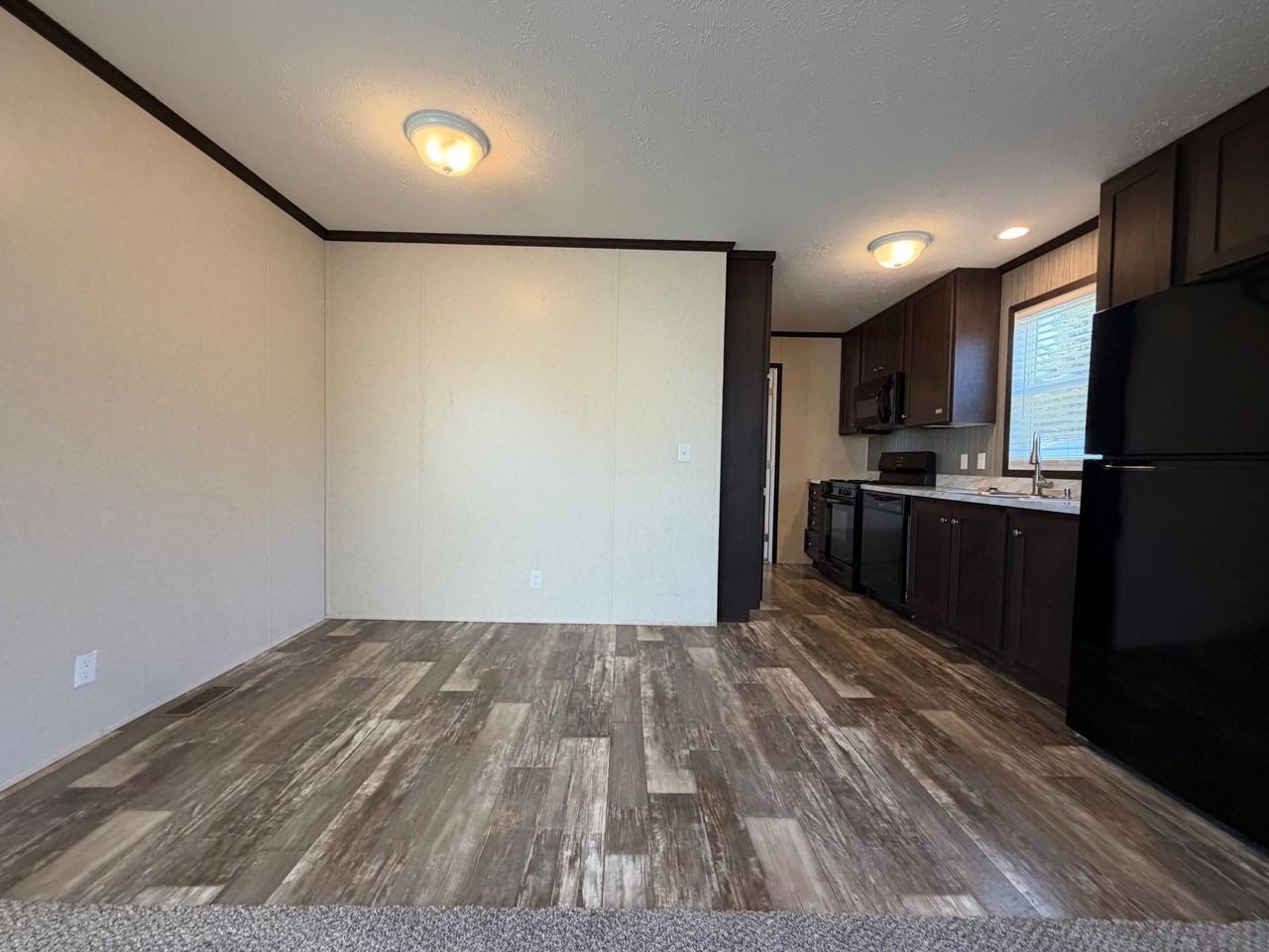 82 Elm #82 - Photo 4 of 17