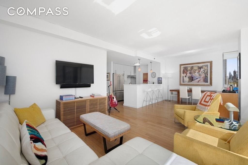 225 W 60th St #12F - Photo 2 of 11