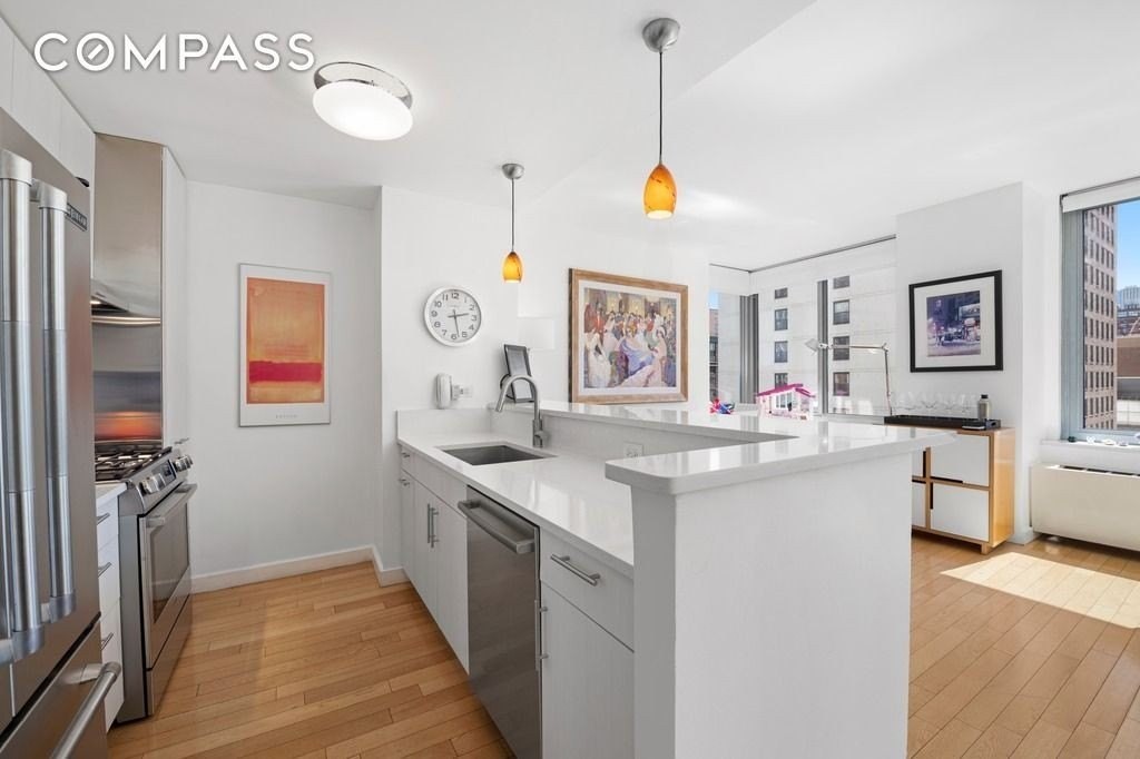 225 W 60th St #12F - Photo 3 of 11