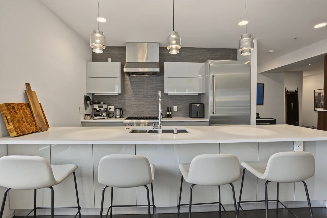 687 East 2nd Street #6 - Photo 6 of 26