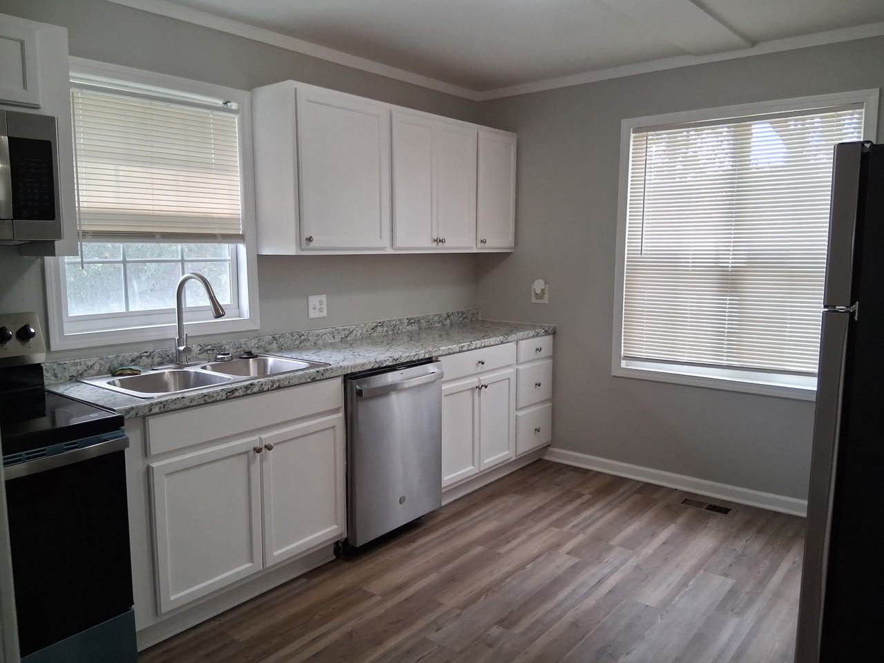 10330 Midland Rd #B1 - Photo 2 of 8