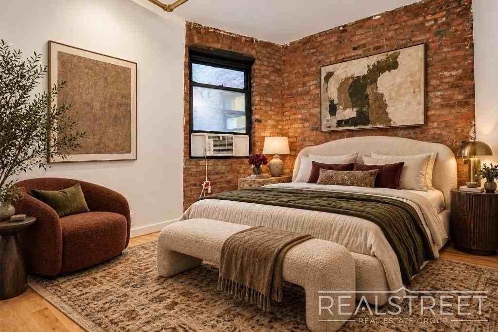 337 Kent Ave #2D - Photo 6 of 8