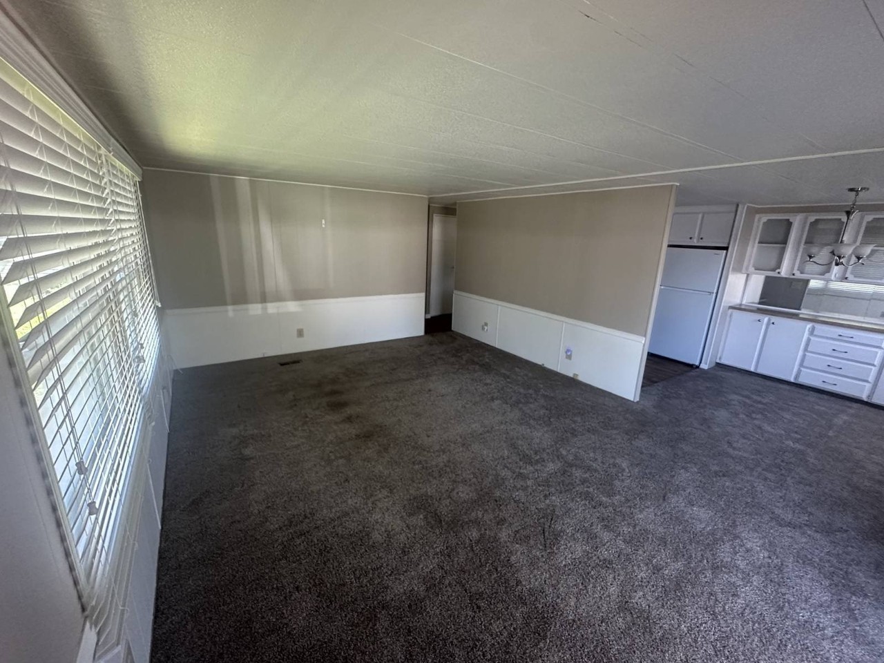 8 Orangewood Dr - Photo 3 of 12