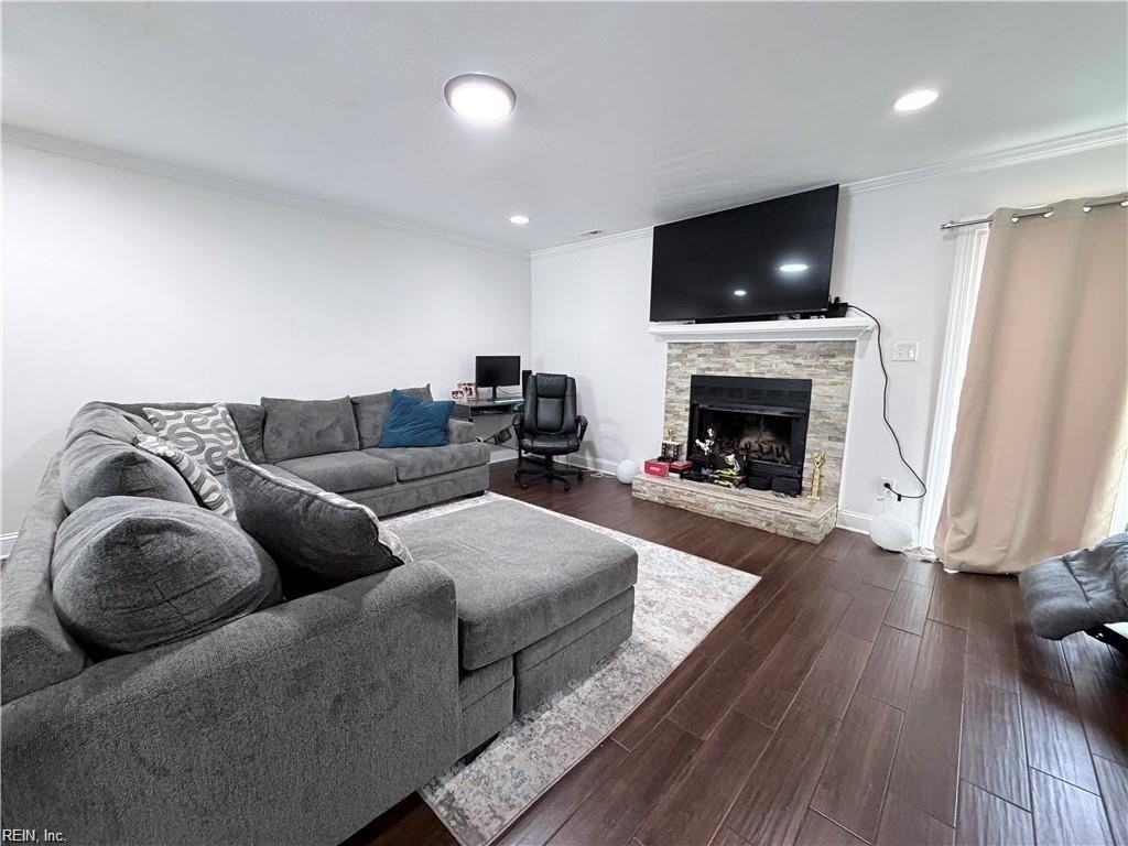 1528 Jameson Dr - Photo 2 of 11