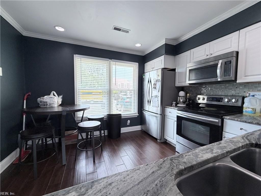 1528 Jameson Dr - Photo 6 of 11