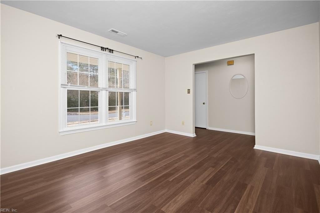 821 Gene Cres - Photo 7 of 40