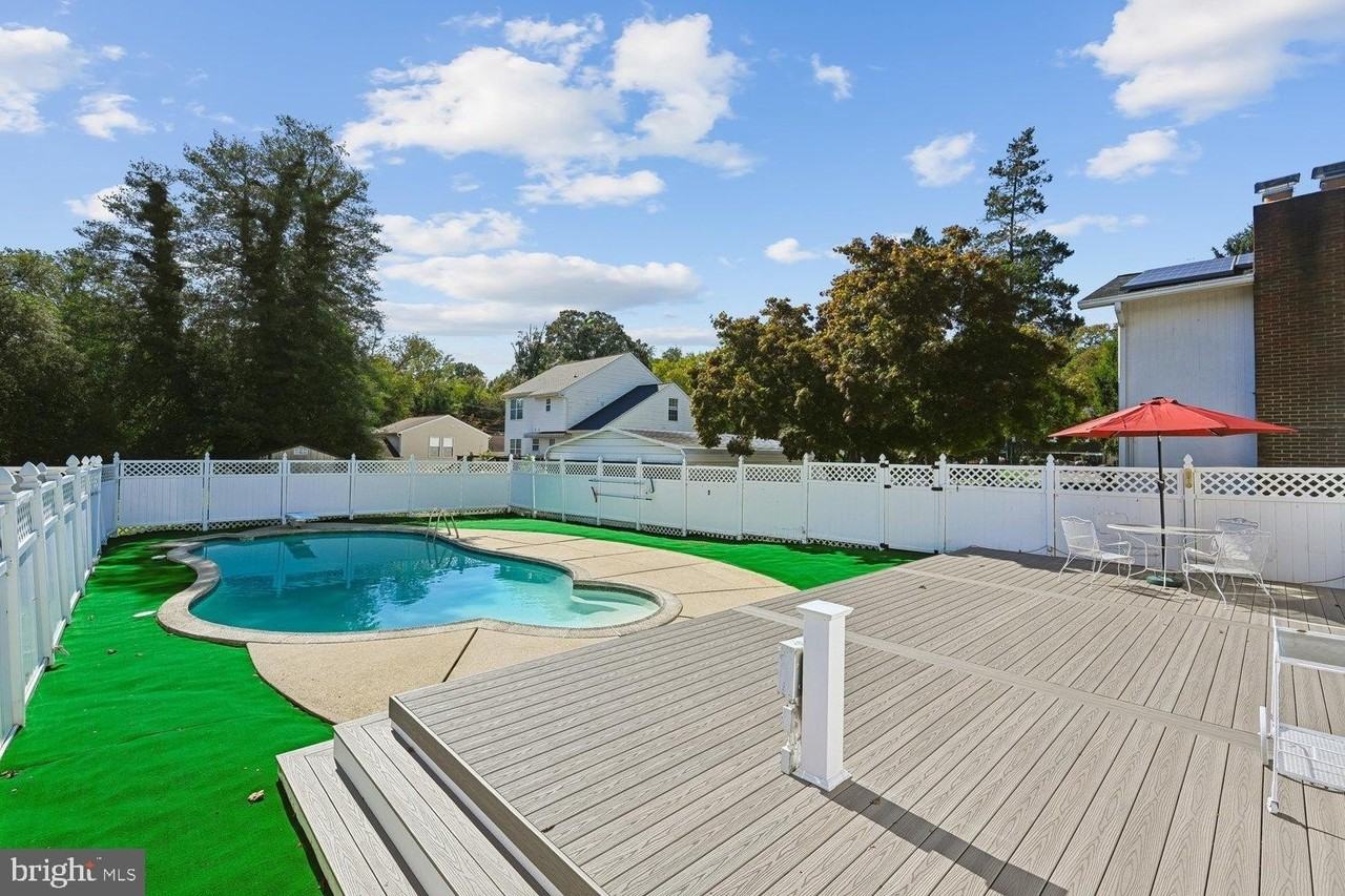 1185 Bayview Vis - Photo 7 of 32