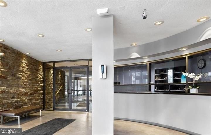 1 E University Pkwy #1403 - Photo 3 of 21