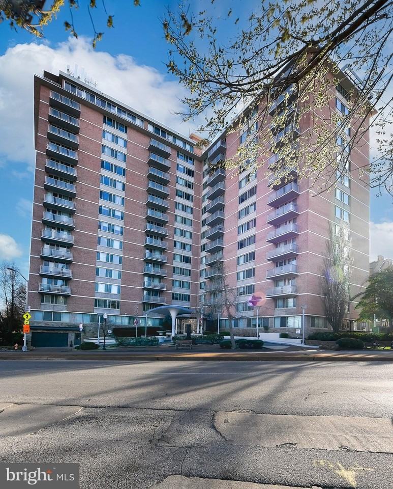 1 E University Pkwy #1403 - Photo 4 of 21