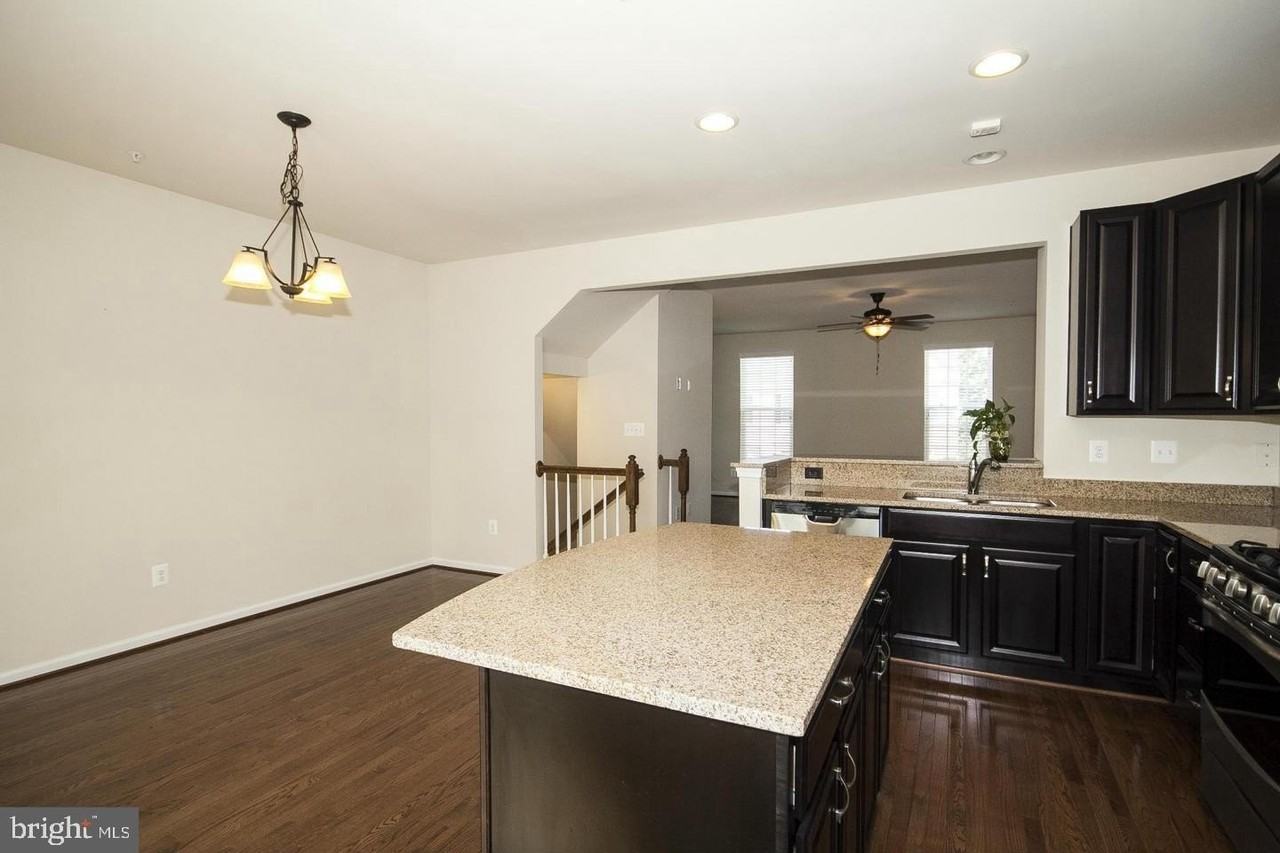 9437 Paragon Ct - Photo 6 of 20