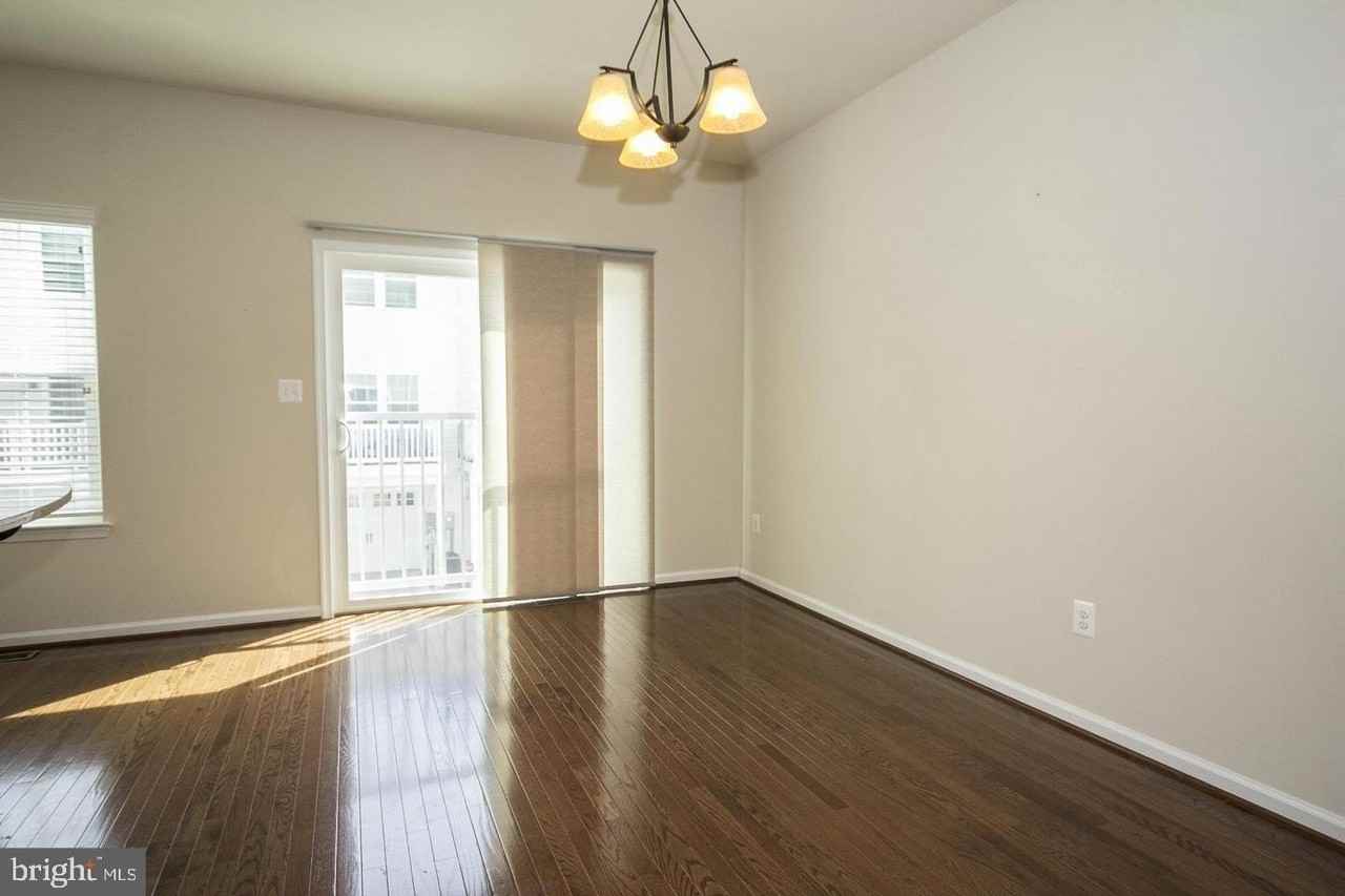 9437 Paragon Ct - Photo 7 of 20