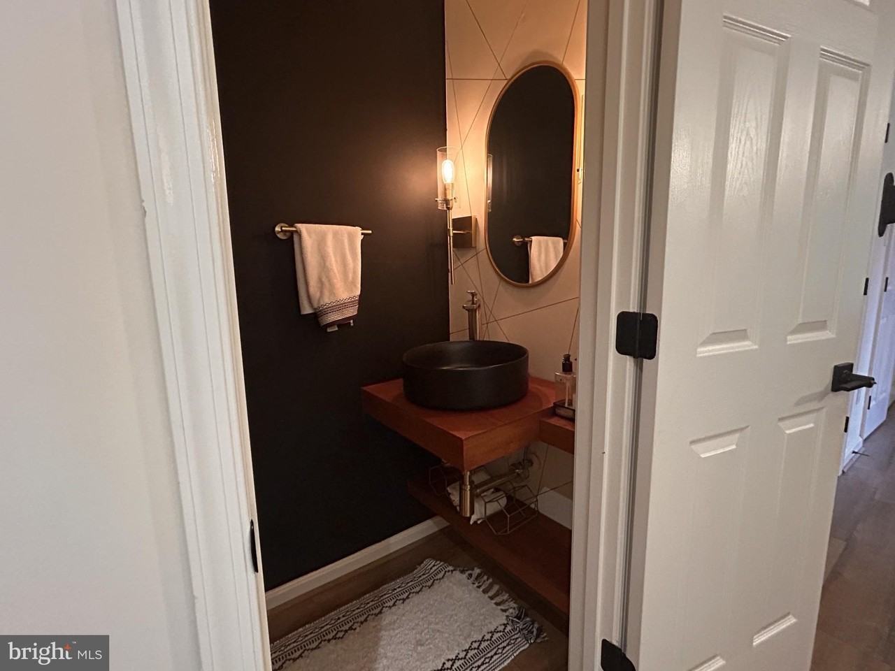 527 Sylvan Ct - Photo 6 of 32