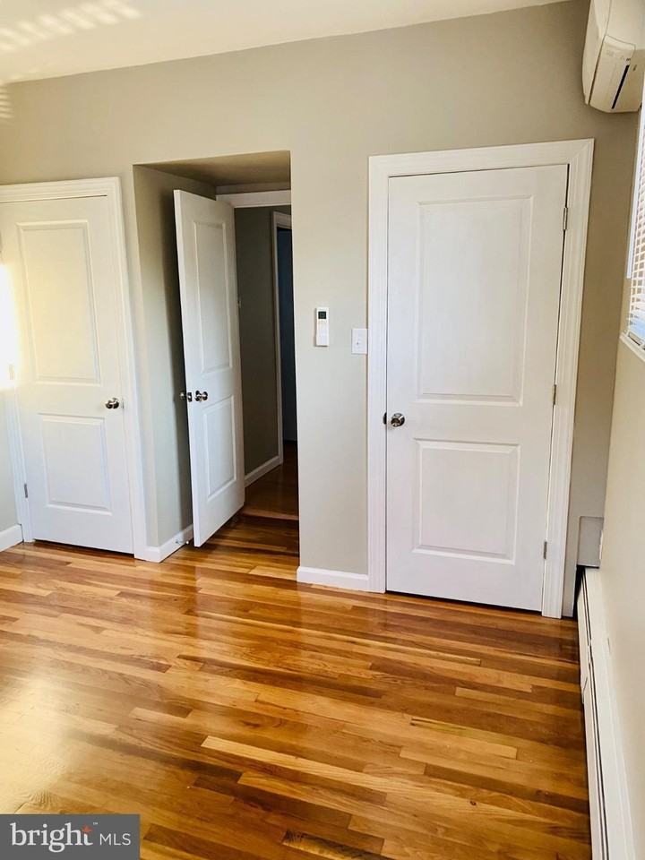 1703 Hollywood Ave - Photo 7 of 11