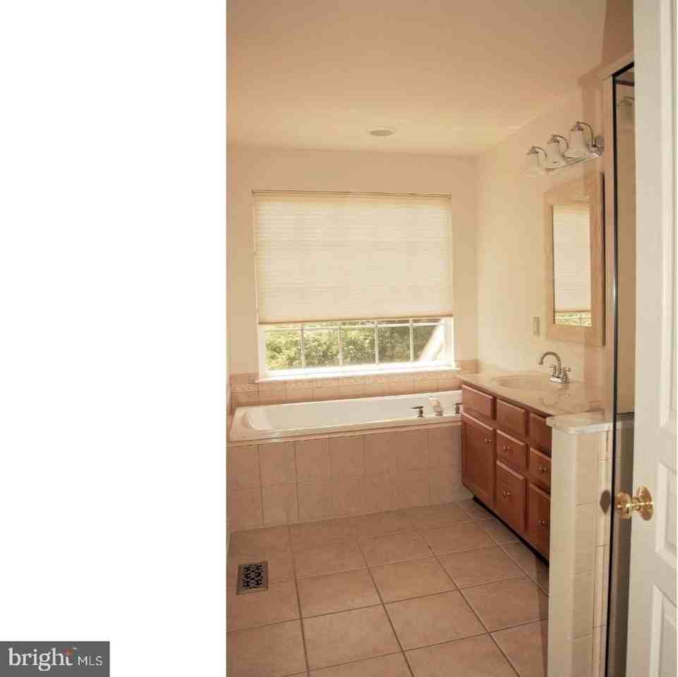 13 Avalon Ct #1803 - Photo 7 of 25