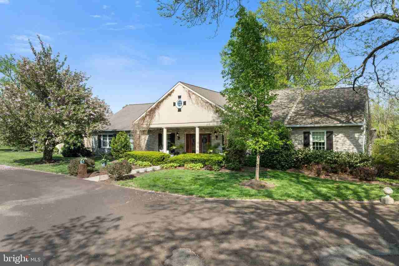 560 Indian Creek Rd - Photo 3 of 50