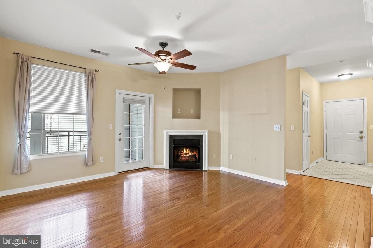 20447 Chesapeake Sq #201 - Photo 5 of 20