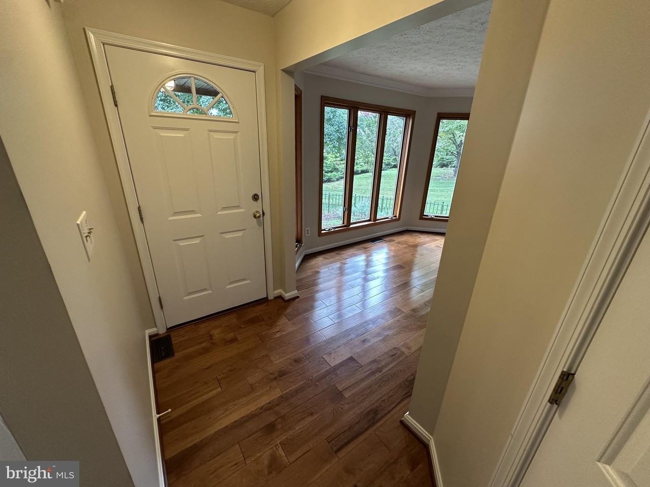 91 Hickorywood Ct - Photo 5 of 26