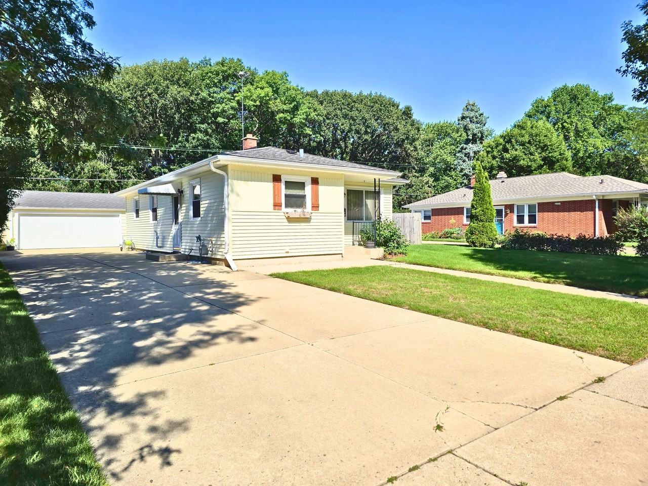 3168 Spruce Street - Photo 3 of 30
