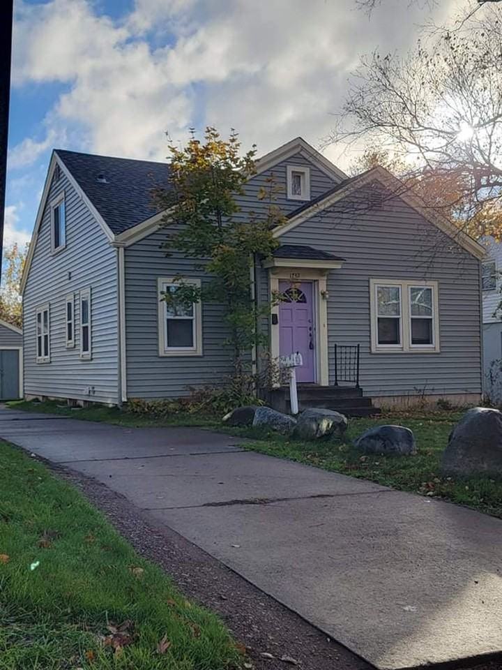 1732 Carver Ave