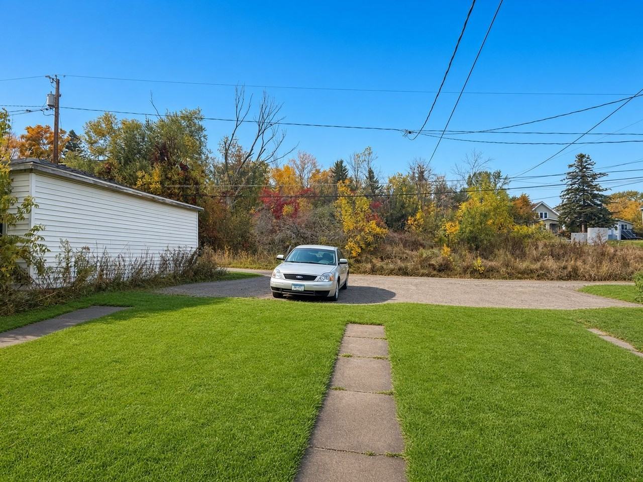 2955 Exeter St - Photo 3 of 16