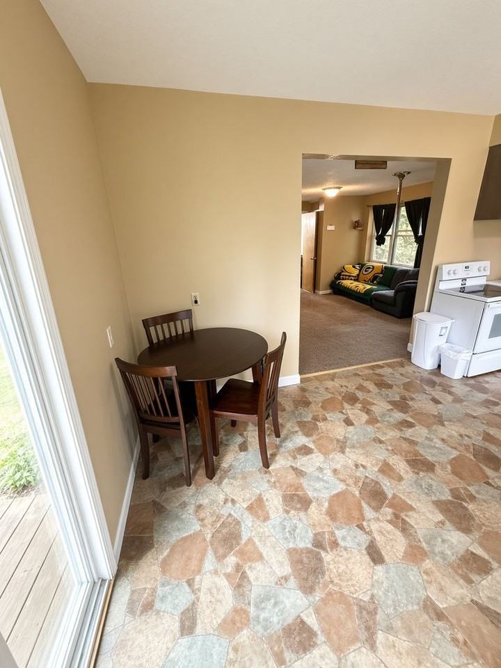 2955 Exeter St - Photo 6 of 16