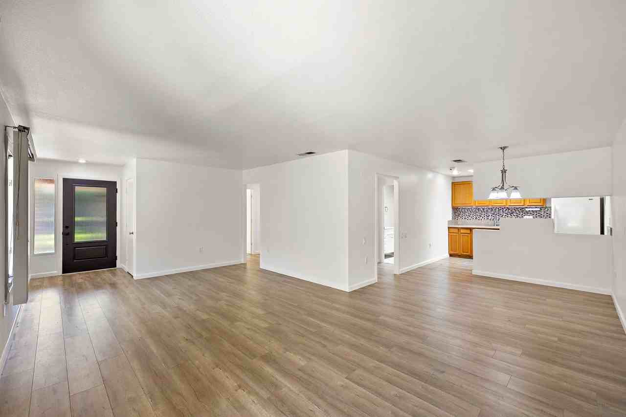 3122 Via Serena N Unit C - Photo 4 of 25