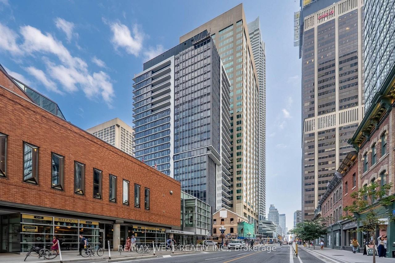 771 Yonge Street #906 - Photo 2 of 15