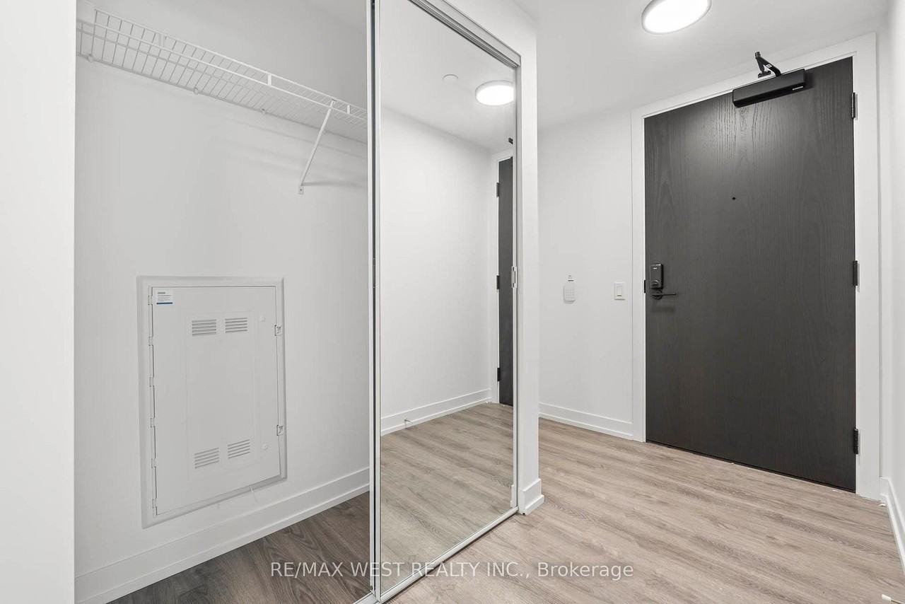 771 Yonge Street #906 - Photo 7 of 15