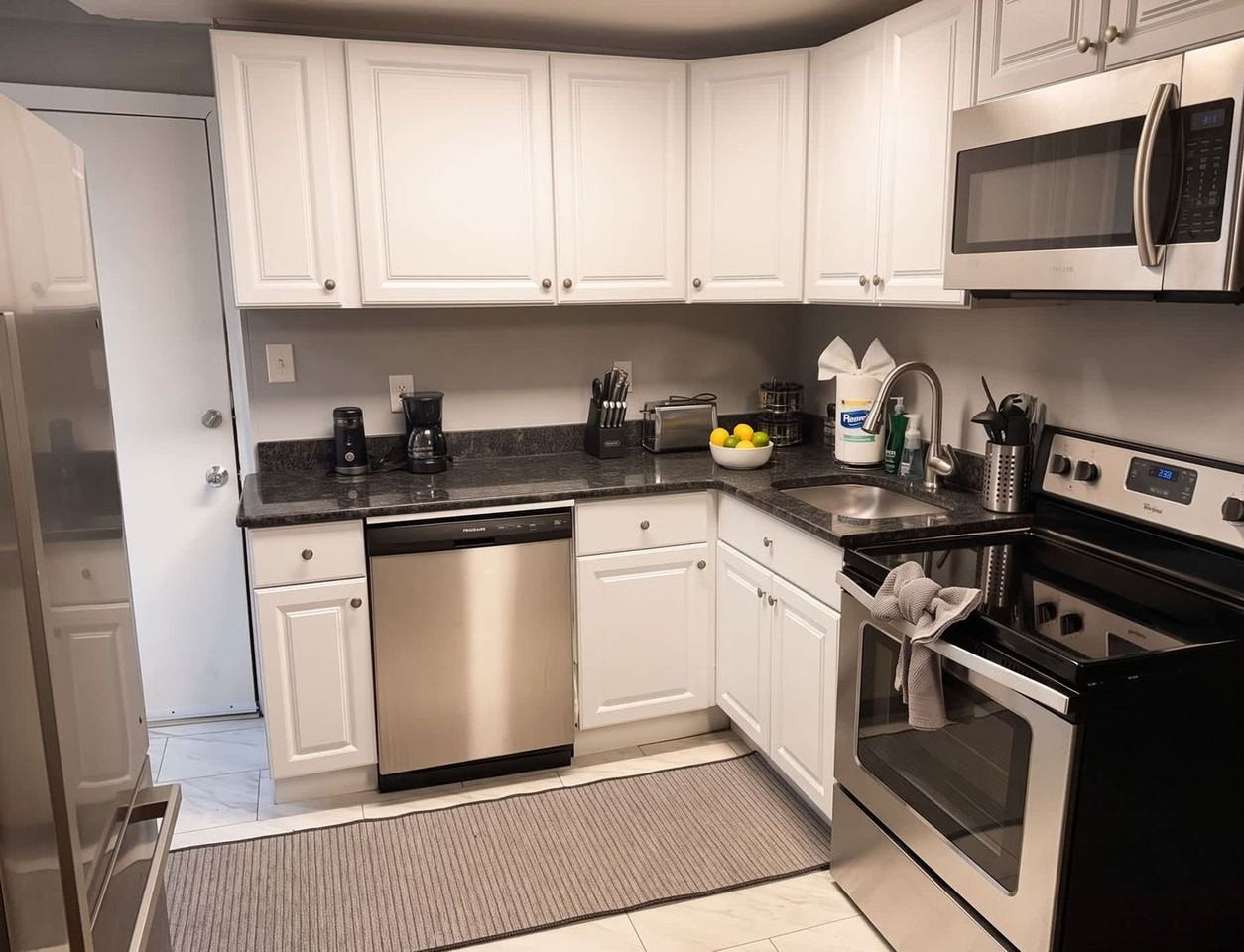 710 N Franklin St #1604339P - Photo 5 of 14