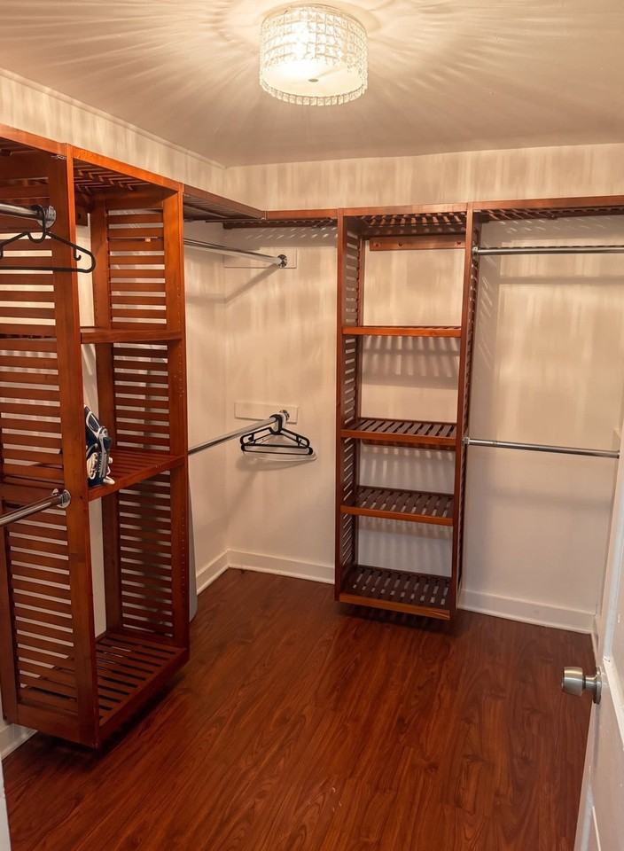 710 N Franklin St #1604339P - Photo 6 of 14
