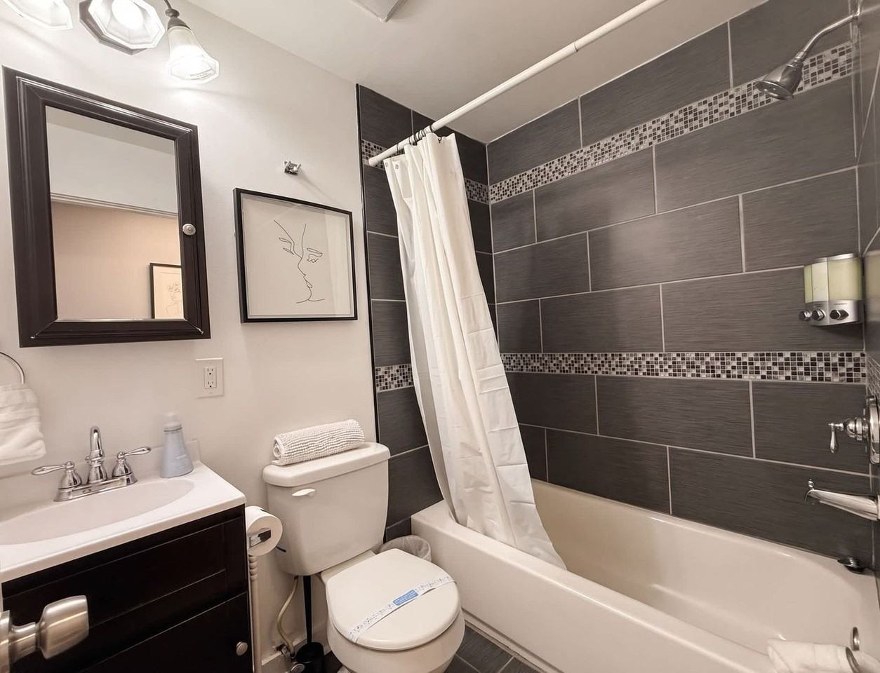 710 N Franklin St #1604339P - Photo 7 of 14