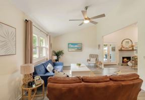 featured image of 971 Bay Tree Cir