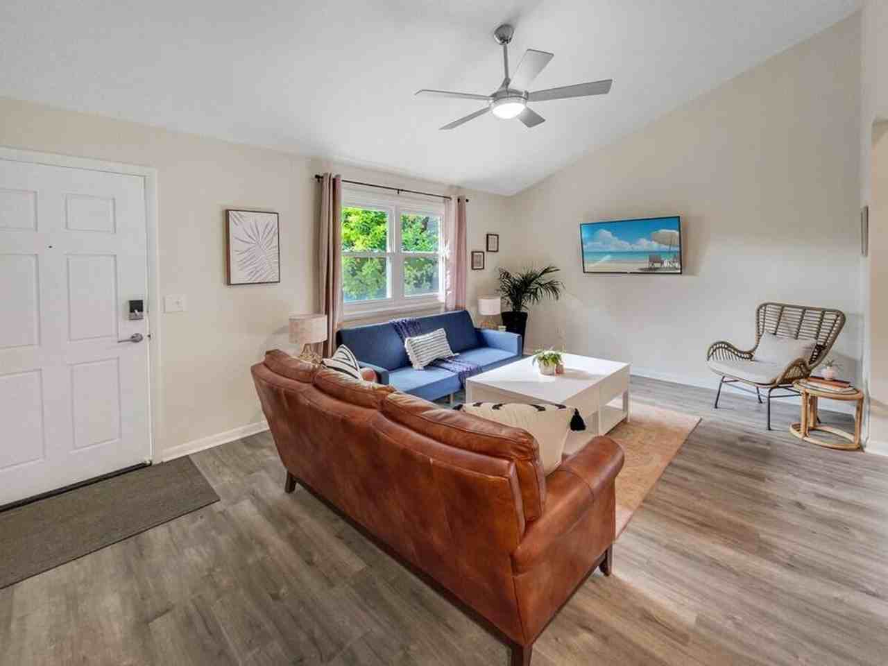 971 Bay Tree Cir #1639356P - Photo 6 of 49