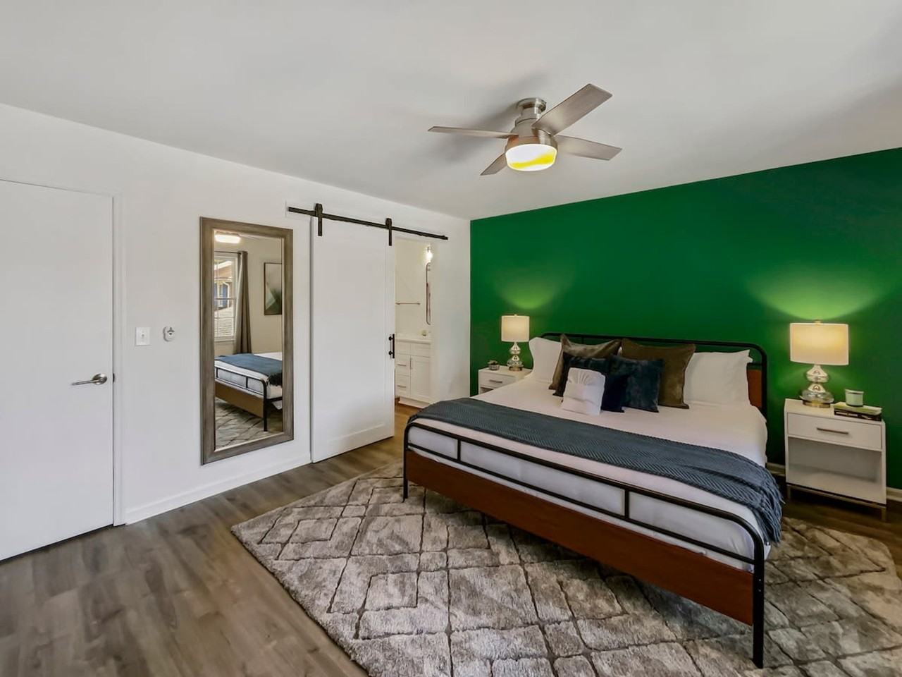 686 Buckhall Ct #1639359P - Photo 6 of 37