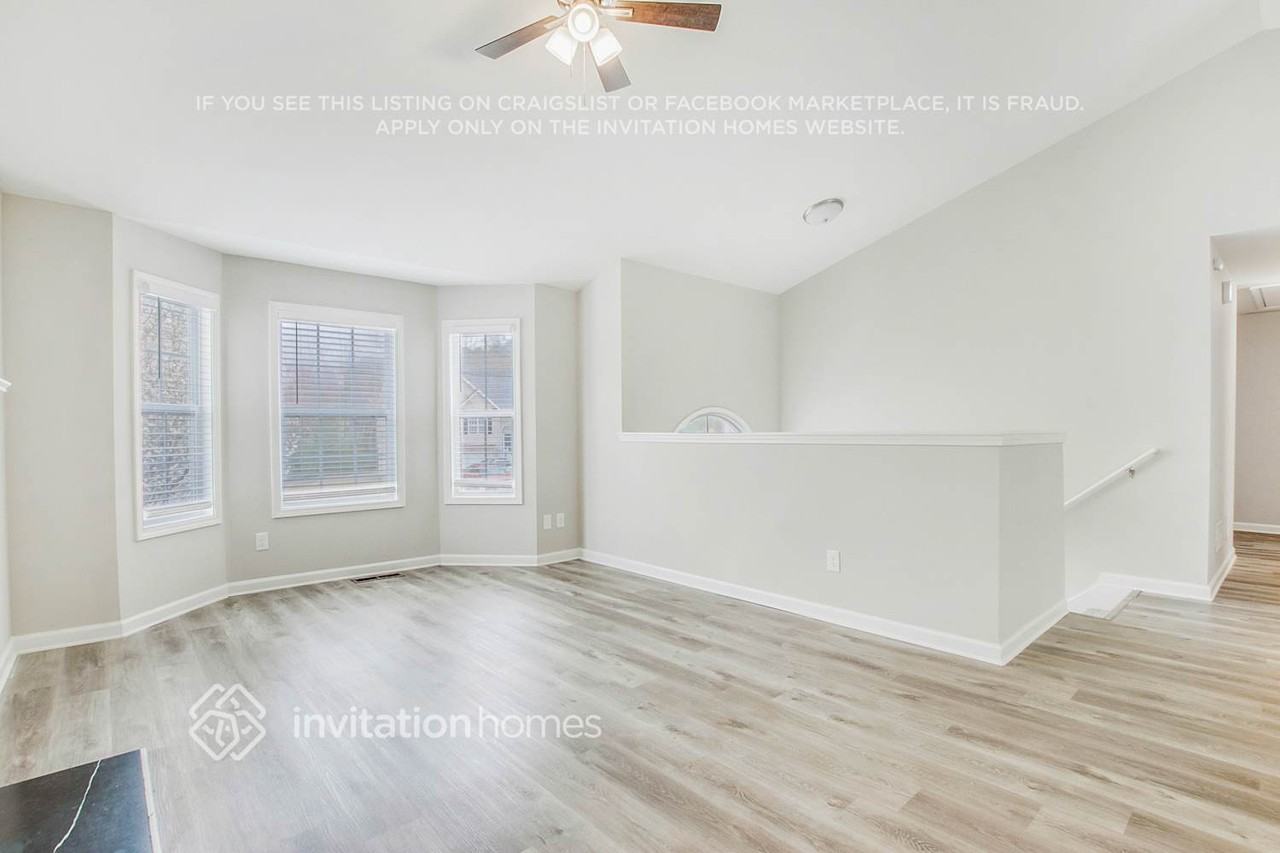 6412 Harvester Cir - Photo 4 of 25